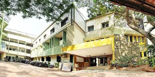 Maharani Lakshmi Ammanni College for Women