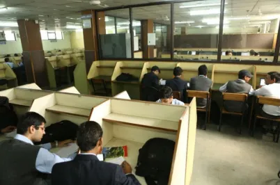 Lab, Library & academic facilities - Photo 5