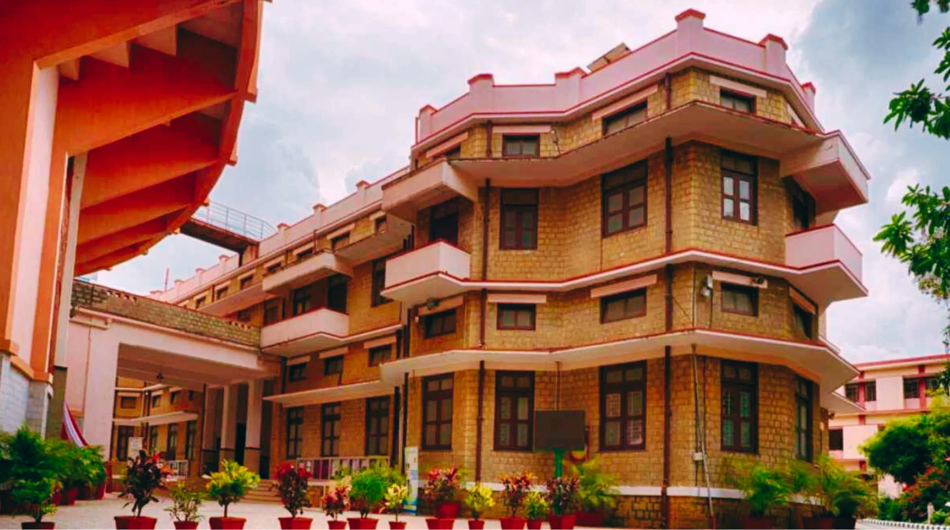 Mount Carmel College