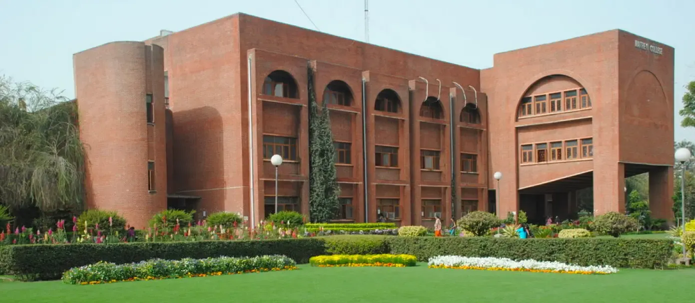 Maitreyi College