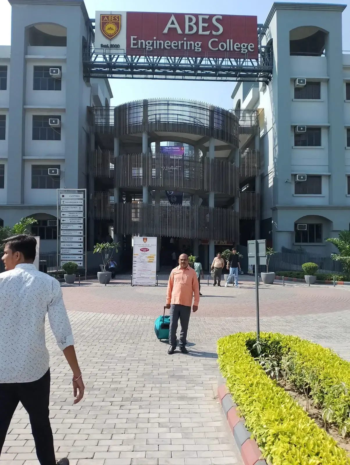 Campus & infrastructure - Photo 4