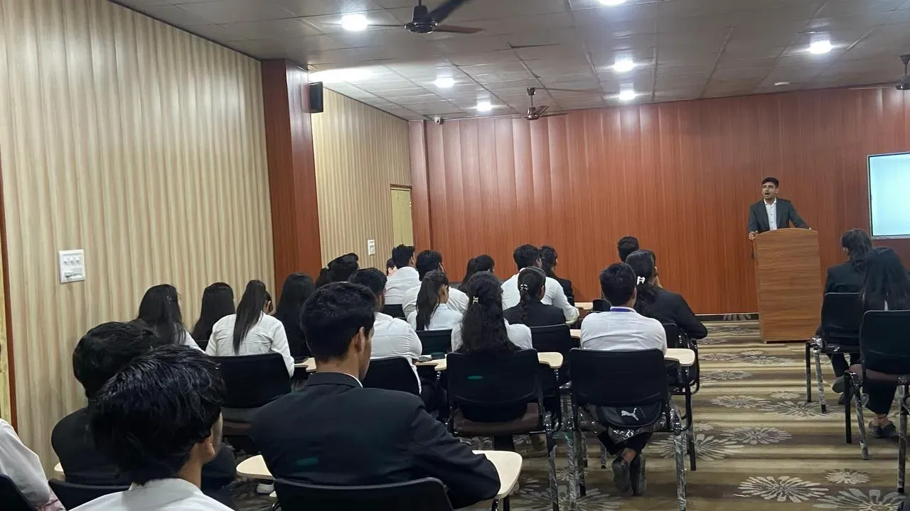 Guest Lecture - Photo 3
