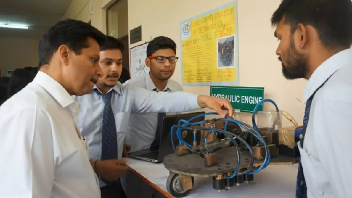 Lab, Library & academic facilities - Photo 1