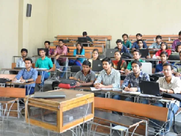 Lab, Library & academic facilities - Photo 1