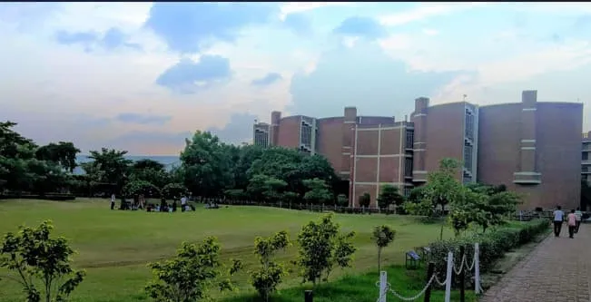 Campus & infrastructure - Photo 2