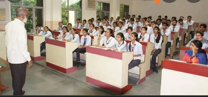 Lab, Library & academic facilities - Photo 4