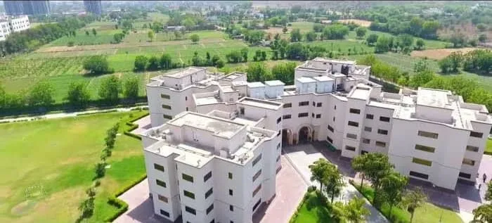 Campus & infrastructure - Photo 3