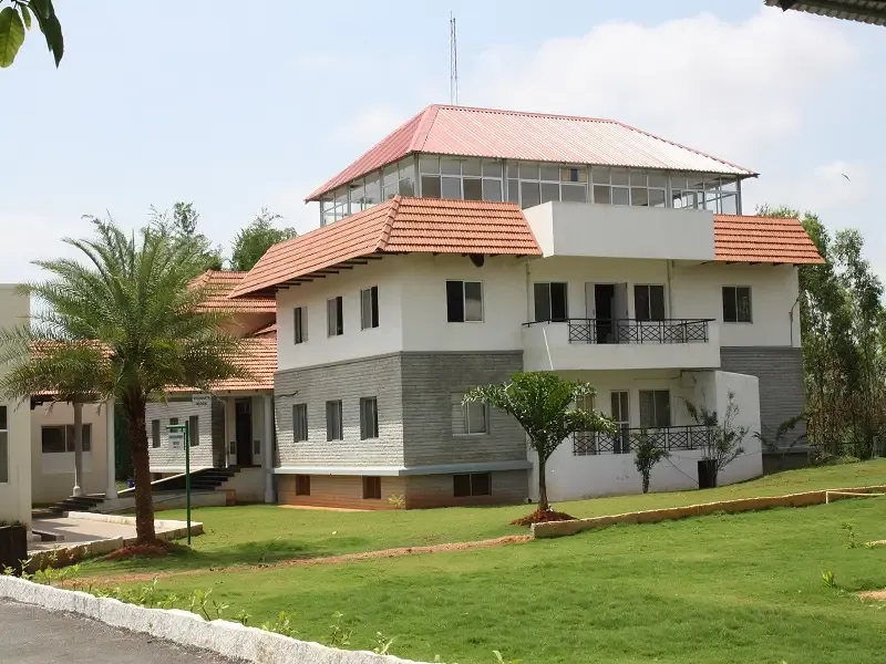 The University of Trans-disciplinary Health Sciences and Technology