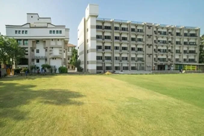 Campus & infrastructure - Photo 2