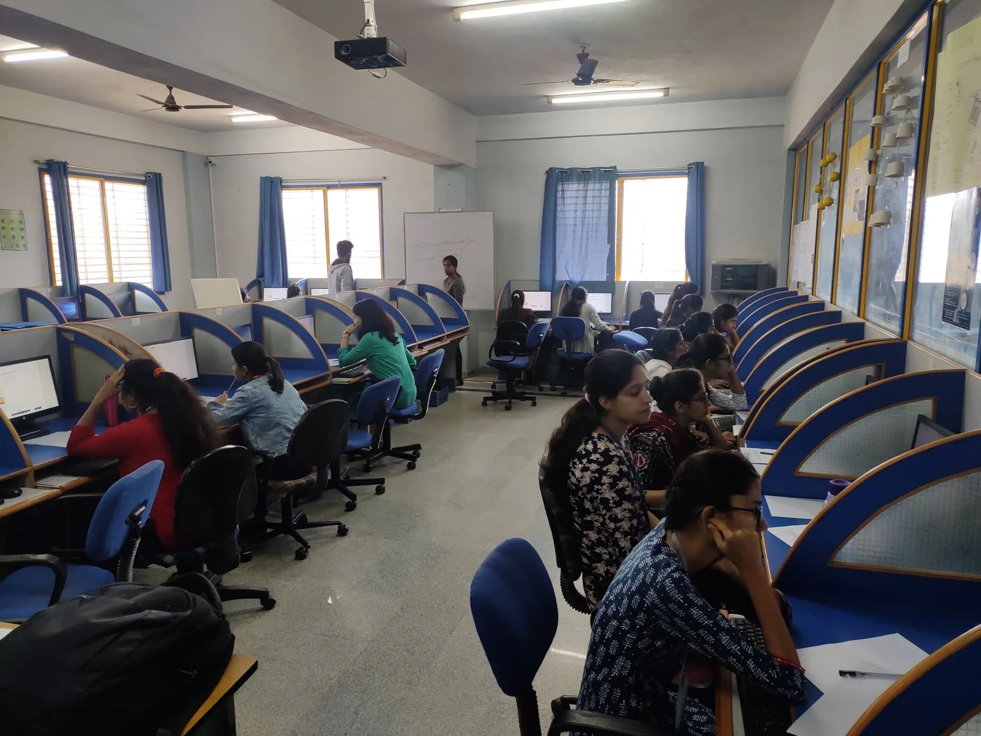 Lab, Library & academic facilities - Photo 1