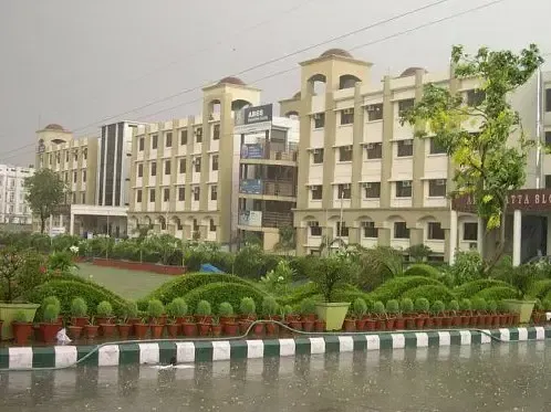 Campus & infrastructure - Photo 5