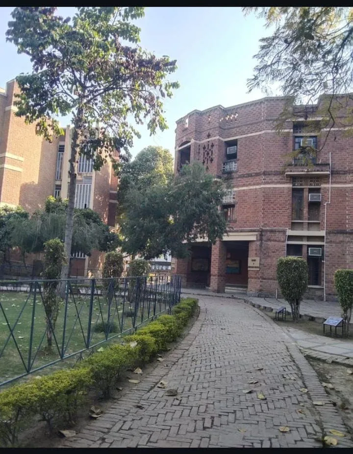 Campus & infrastructure - Photo 5