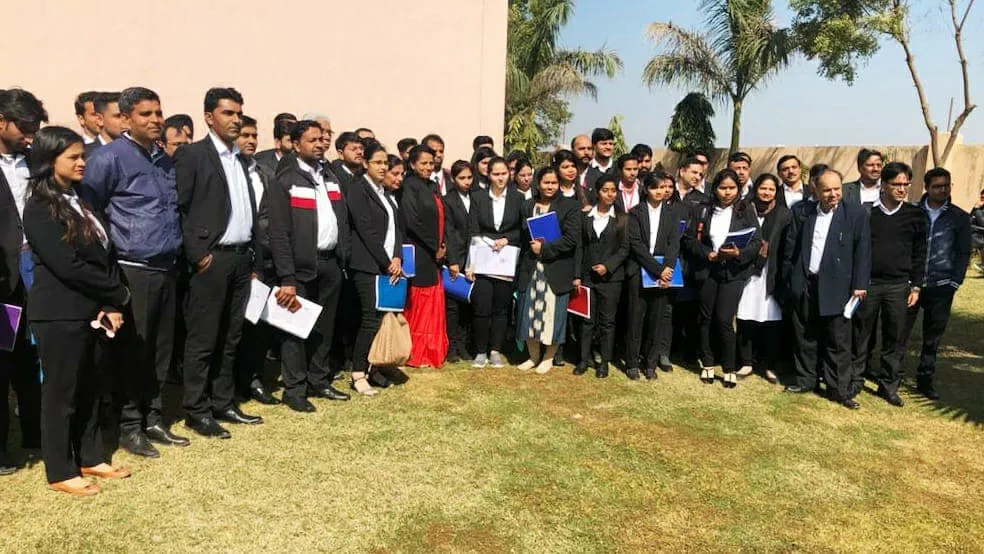 S R College of Law