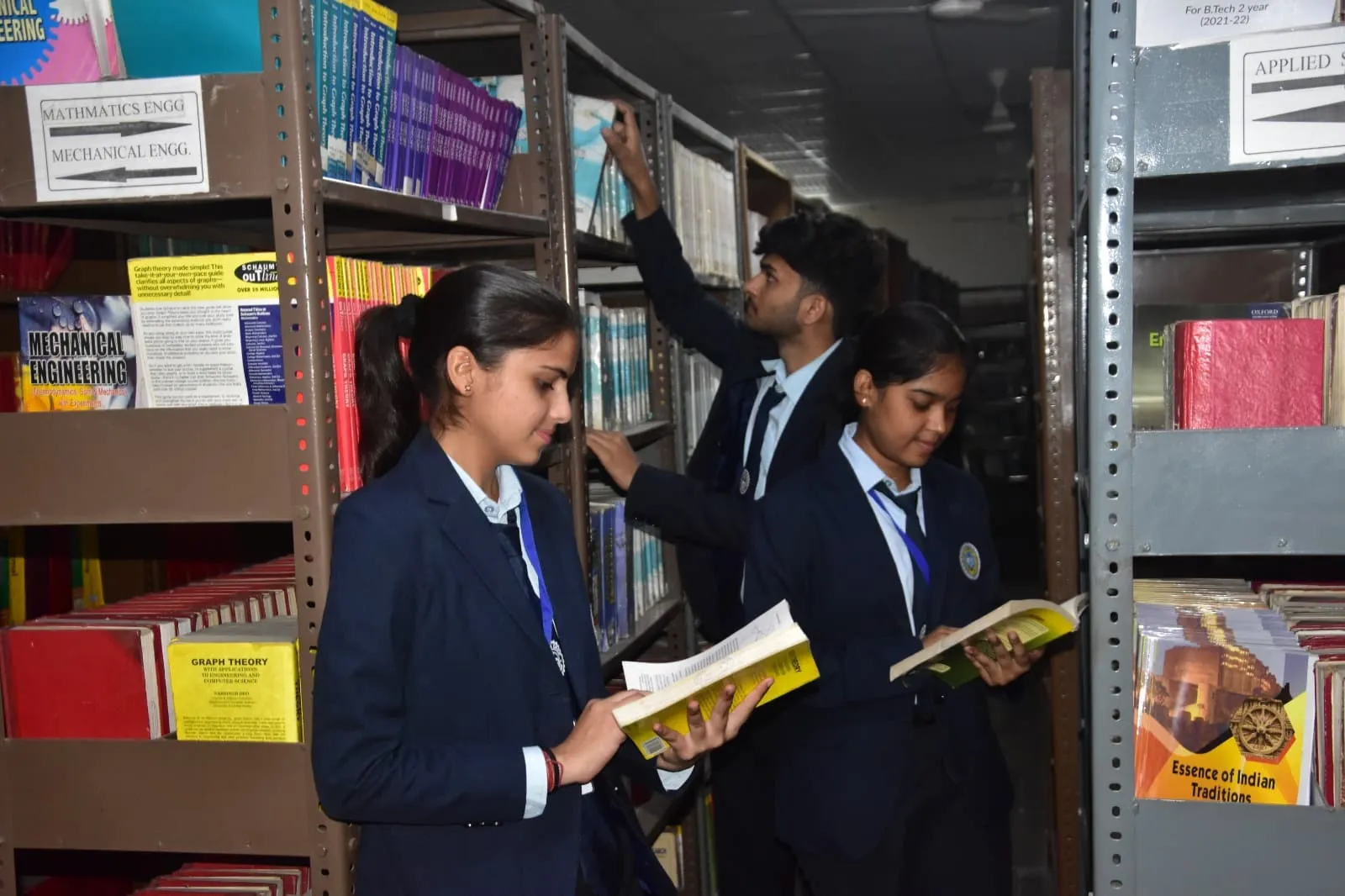 Library - Photo 6