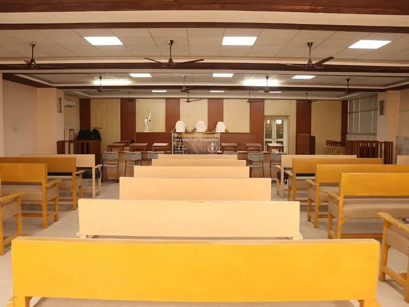Moot Court - Photo 6