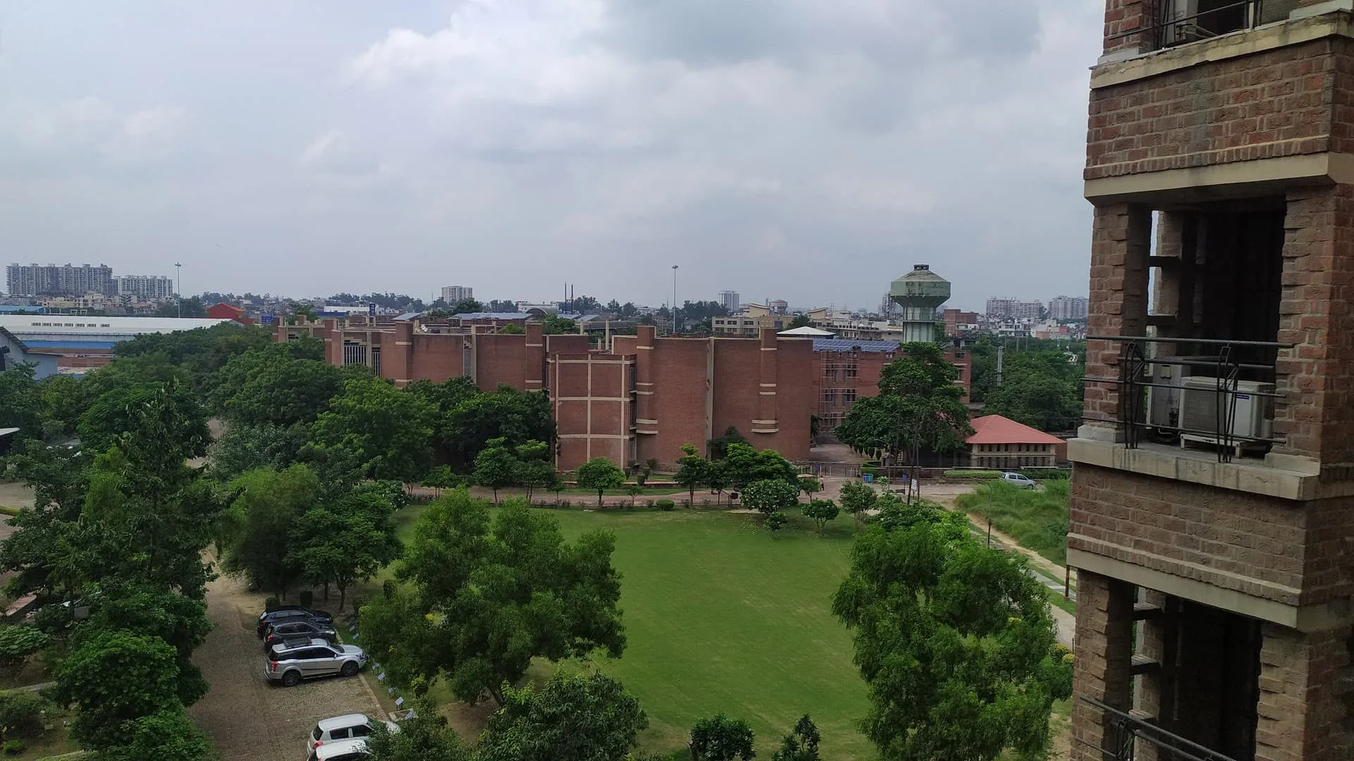 Campus & infrastructure - Photo 9