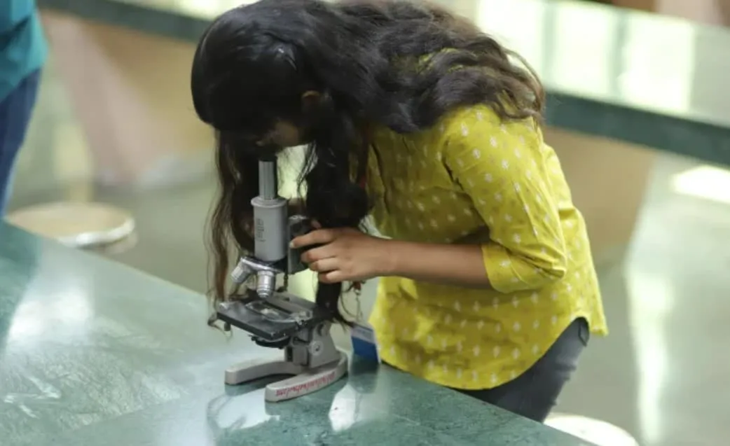 Lab, Library & academic facilities - Photo 3