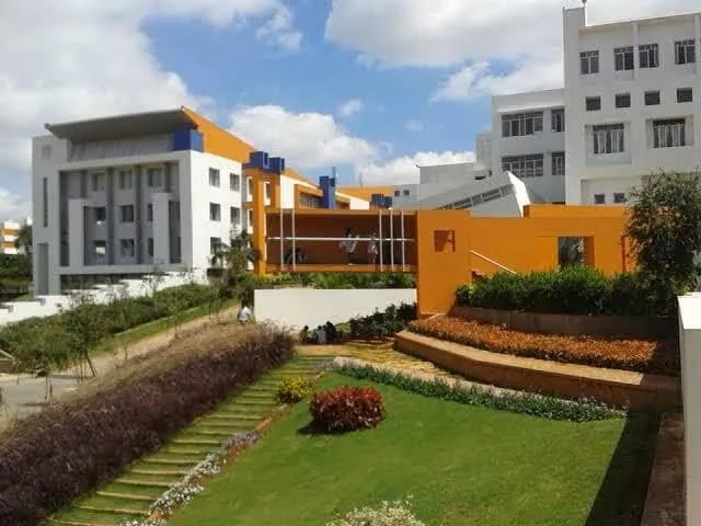 N R College of Nursing